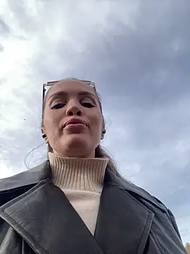 Snapshot of Beverly_Hilll chatting on March 21, 12:17 pm Beverly Hilll online show from March 21, 12:17 pm