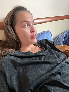 Snapshot of Beverly_Hilll chatting on October 4, 1:42 pm Beverly Hilll online show from October 4, 1:42 pm