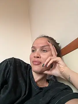 Snapshot of Beverly_Hilll chatting on October 7, 12:46 pm Beverly Hilll online show from October 7, 12:46 pm