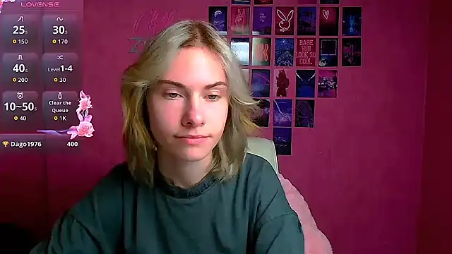 Snapshot of Fiona_Night chatting on October 18, 5:43 am Fiona Night online show from October 18, 5:43 am