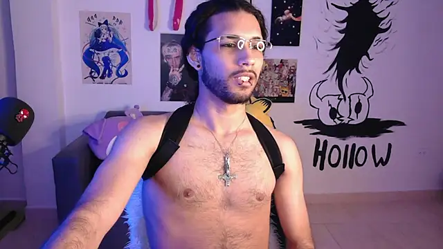 Snapshot of oezack___ chatting on March 19, 8:22 pm oezack    online show from March 19, 8:22 pm
