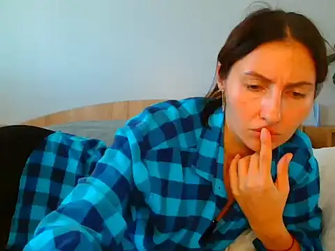 Snapshot of Irina9793 chatting on October 16, 9:32 am Irina9793 online show from October 16, 9:32 am