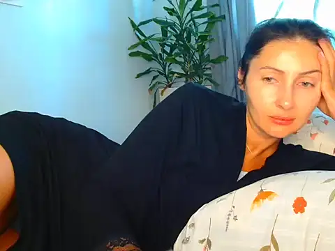 Snapshot of Irina9793 chatting on August 10, 5:00 am Irina9793 online show from August 10, 5:00 am