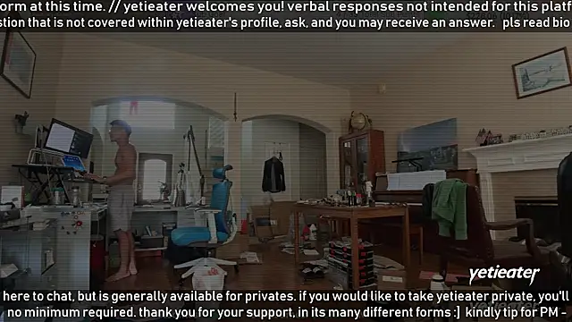 Snapshot of yetieater chatting on April 29, 7:20 pm yetieater online show from April 29, 7:20 pm