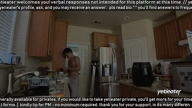 Snapshot of yetieater chatting on May 13, 3:09 pm yetieater online show from May 13, 3:09 pm