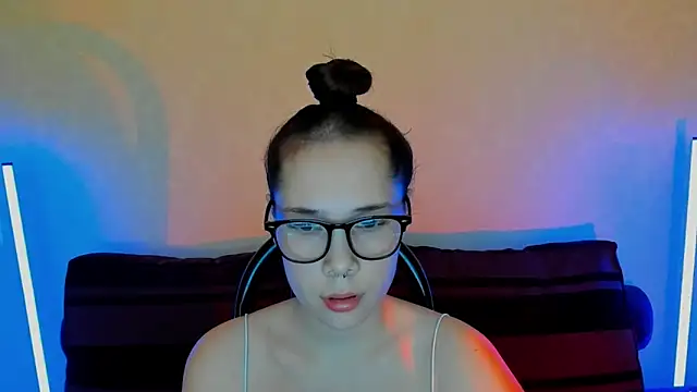 LilKittens online show from March 13, 2:12 pm