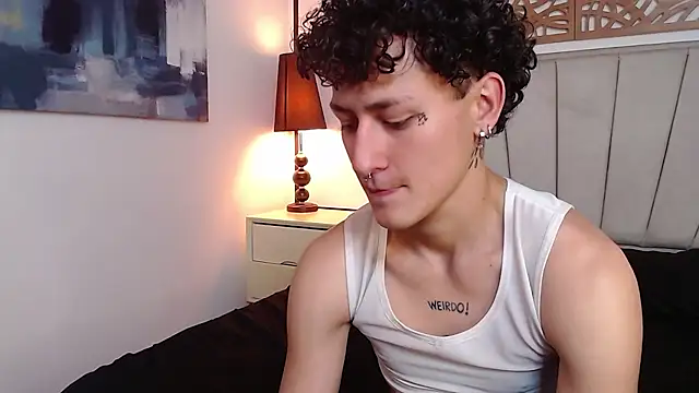 Aria and orien online show from March 13, 5:07 pm