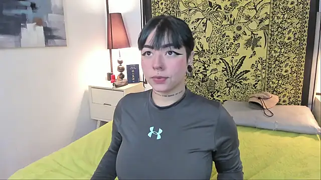 Aria and orien online show from November 28, 11:24 am