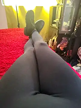 Snapshot of Saray_honey04 chatting on March 14, 3:36 pm Saray honey04 online show from March 14, 3:36 pm