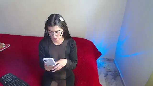 Snapshot of Saray_honey04 chatting on March 22, 2:47 pm Saray honey04 online show from March 22, 2:47 pm
