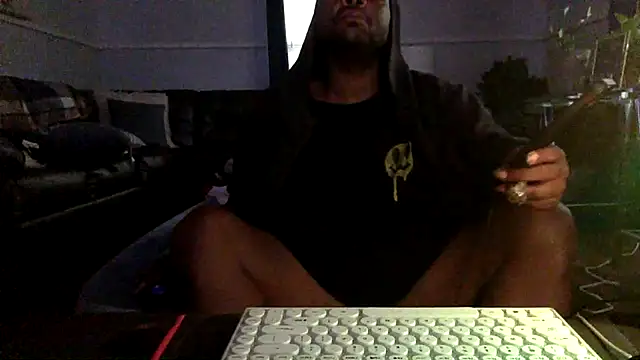 Snapshot of MITB86 chatting on May 21, 2:57 pm MITB86 online show from May 21, 2:57 pm