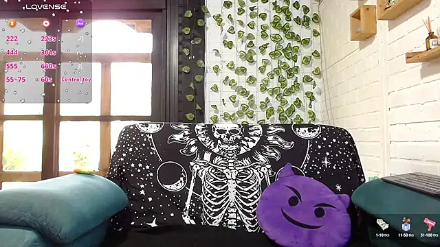 LiraSonnett online show from September 24, 9:18 pm