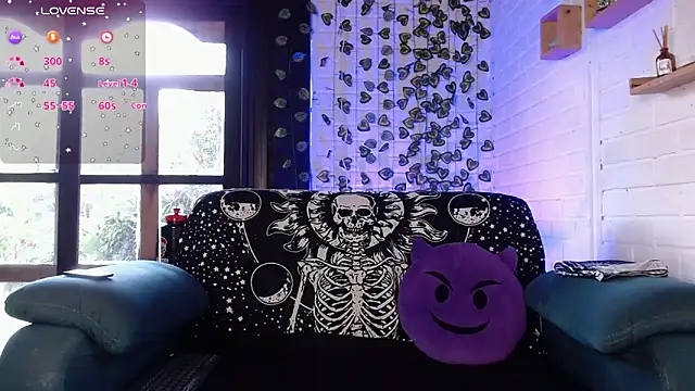 LiraSonnett online show from December 15, 9:08 pm