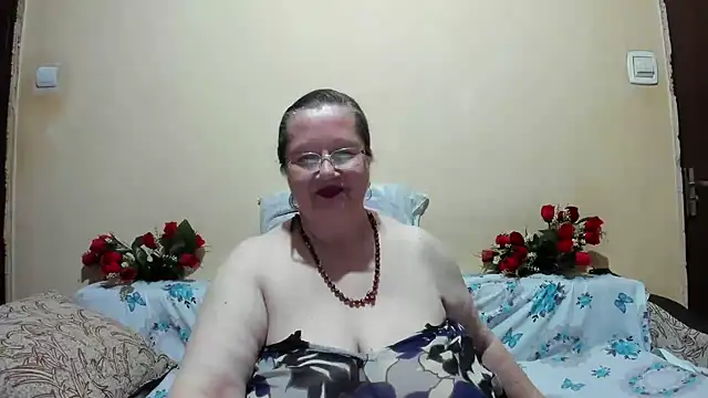 Snapshot of SingleMILF chatting on May 13, 3:53 pm SingleMILF online show from May 13, 3:53 pm