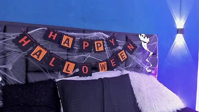 DANESKA HILLER online show from October 27, 7:29 pm