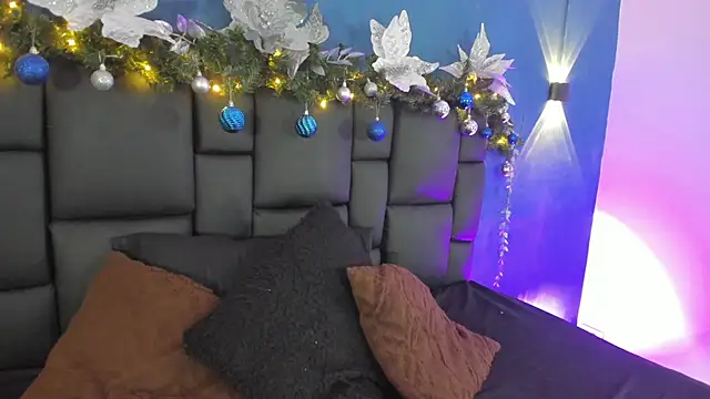 DANESKA HILLER online show from December 15, 8:02 pm