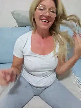 Melody73 online show from October 2, 6:20 am