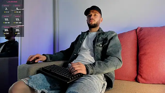 Snapshot of nicholasX1 chatting on September 25, 12:42 pm nicholasX1 online show from September 25, 12:42 pm