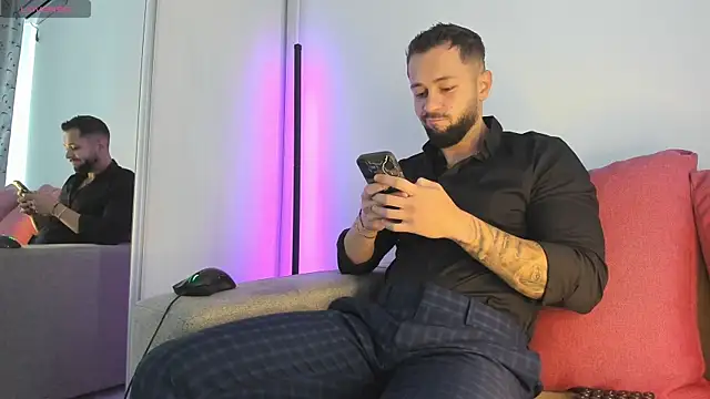 Snapshot of nicholasX1 chatting on May 13, 8:44 am nicholasX1 online show from May 13, 8:44 am