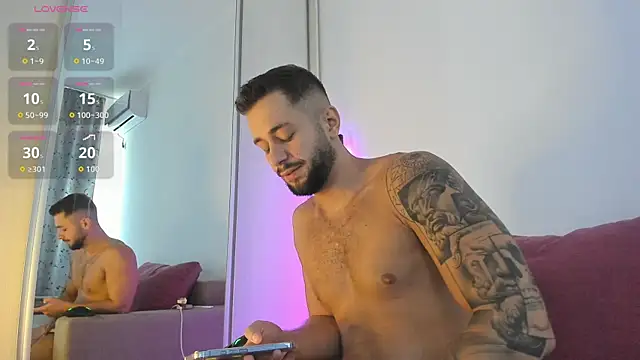 Snapshot of nicholasX1 chatting on August 1, 6:34 am nicholasX1 online show from August 1, 6:34 am