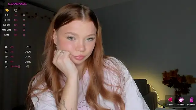 Snapshot of dinky__emily chatting on October 1, 2:45 pm dinky emily online show from October 1, 2:45 pm