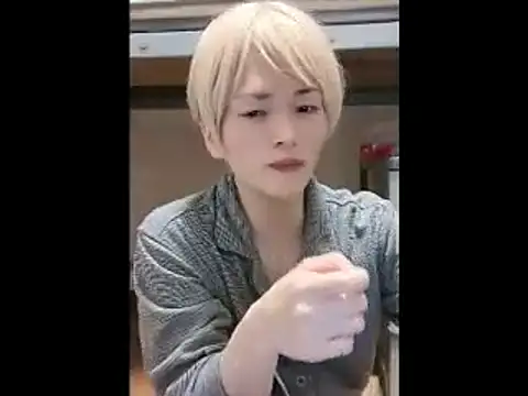 Snapshot of mgnhiroyuki chatting on April 23, 12:51 pm mgnhiroyuki online show from April 23, 12:51 pm