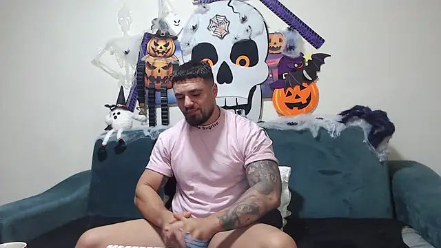 Tiberius hunk online show from October 31, 8:15 am