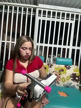 lunaxxx 69 online show from April 17, 11:30 pm