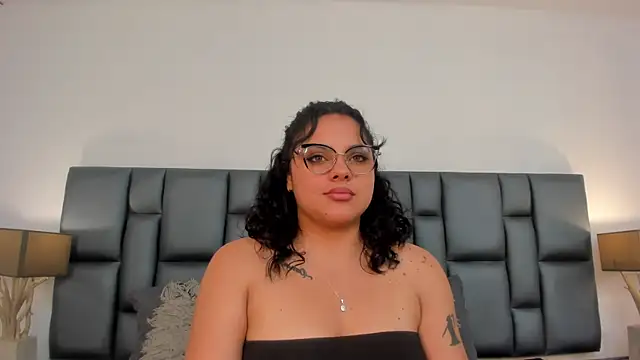 LunaSotto online show from March 16, 1:59 am