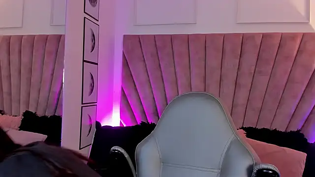 LunaSotto online show from October 11, 8:07 pm