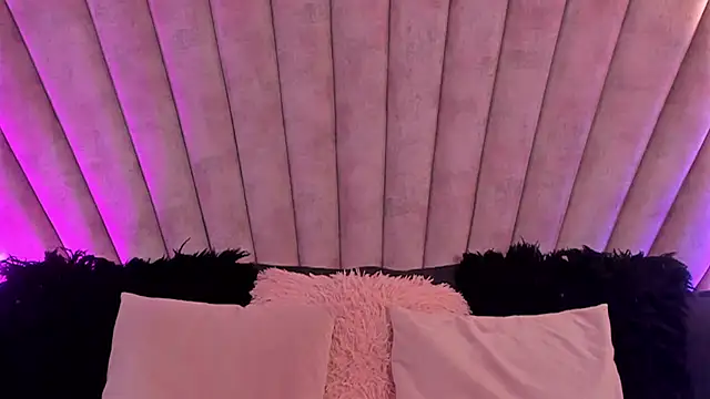 LunaSotto online show from October 24, 7:32 pm