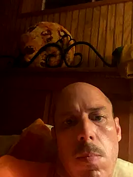 Snapshot of Mac_ThunderCock chatting on October 9, 6:00 am Mac ThunderCock online show from October 9, 6:00 am