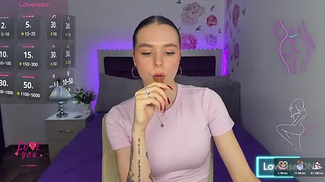 EmelyMason online show from April 10, 6:07 am