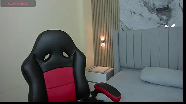 AGATHASMITH5 online show from March 12, 2:52 am