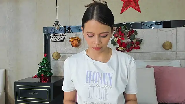 LiliJensen online show from December 21, 9:11 pm