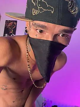 CRAZY-BOY99 online show from May 31, 11:06 am