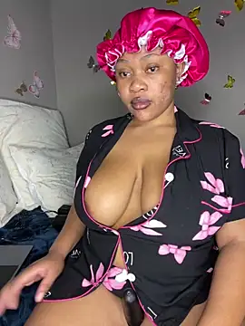 Snapshot of CuteSexyBoobz chatting on May 6, 8:25 pm CuteSexyBoobz online show from May 6, 8:25 pm