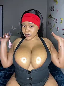 Snapshot of CuteSexyBoobz chatting on May 14, 8:59 pm CuteSexyBoobz online show from May 14, 8:59 pm