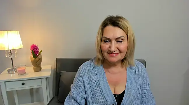 Snapshot of IsabellaSexyMilf chatting on March 12, 4:24 pm IsabellaSexyMilf online show from March 12, 4:24 pm