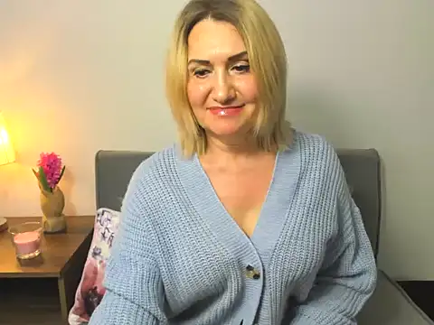 Snapshot of IsabellaSexyMilf chatting on March 21, 4:29 pm IsabellaSexyMilf online show from March 21, 4:29 pm