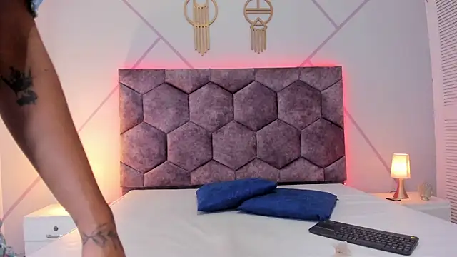 aurora collinss  online show from March 15, 12:24 pm