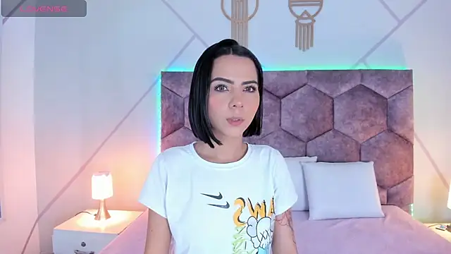 aurora collinss  online show from December 15, 12:20 pm