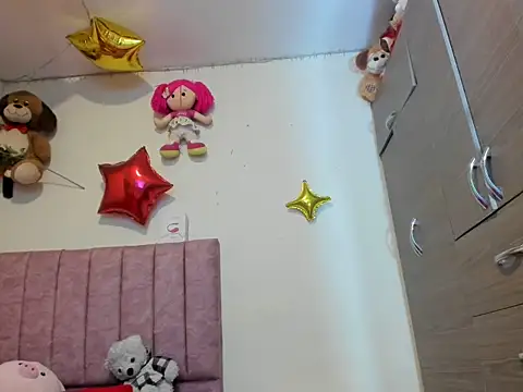 hot-nikol online show from March 22, 10:37 pm