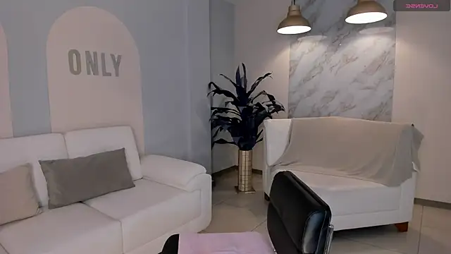 MaddisonCollins online show from March 22, 7:42 pm