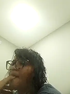 Snapshot of viviksmel chatting on October 10, 1:54 pm viviksmel online show from October 10, 1:54 pm