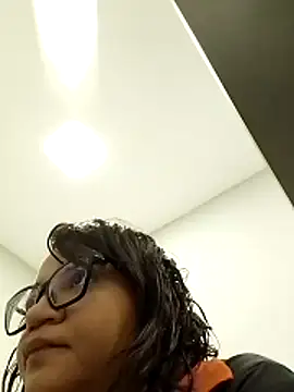 Snapshot of viviksmel chatting on December 3, 5:00 pm viviksmel online show from December 3, 5:00 pm