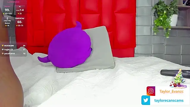 Taylorr evans online show from December 19, 2:46 pm