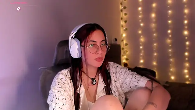 Snapshot of Camil_Lee chatting on November 9, 4:55 am Camil Lee online show from November 9, 4:55 am