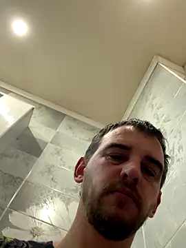 Snapshot of Maxpeins chatting on December 15, 11:03 am Maxpeins online show from December 15, 11:03 am