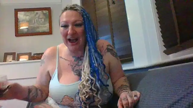 livieblainn online show from March 4, 11:00 pm